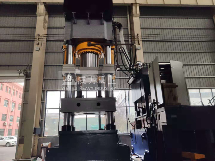 山东威力重工1800吨铁粉成型液压机